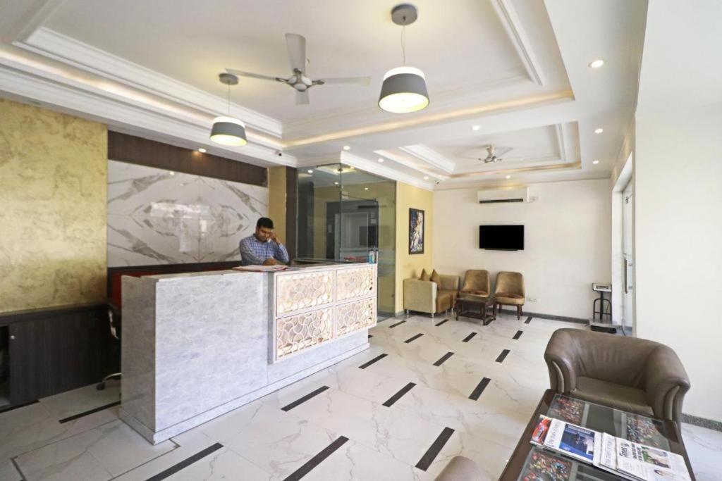 Shyam International - Near Terminal 3 Delhi Airport With - Free Airport Pickup And Drop