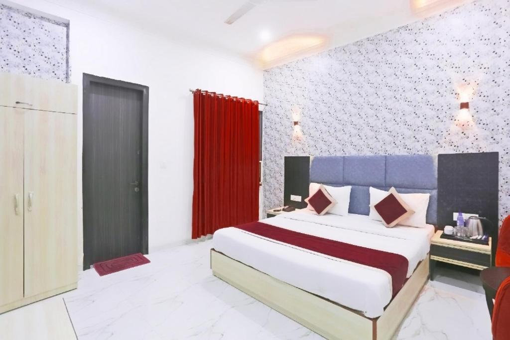 Shyam International - Near Terminal 3 Delhi Airport With - Free Airport Pickup And Drop Hotel