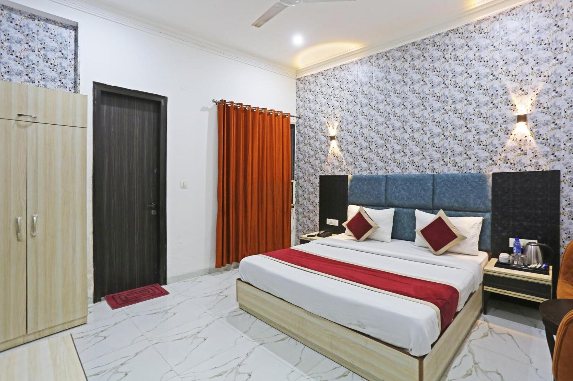 Shyam International - Near Terminal 3 Delhi Airport With - Free Airport Pickup And Drop Hotel