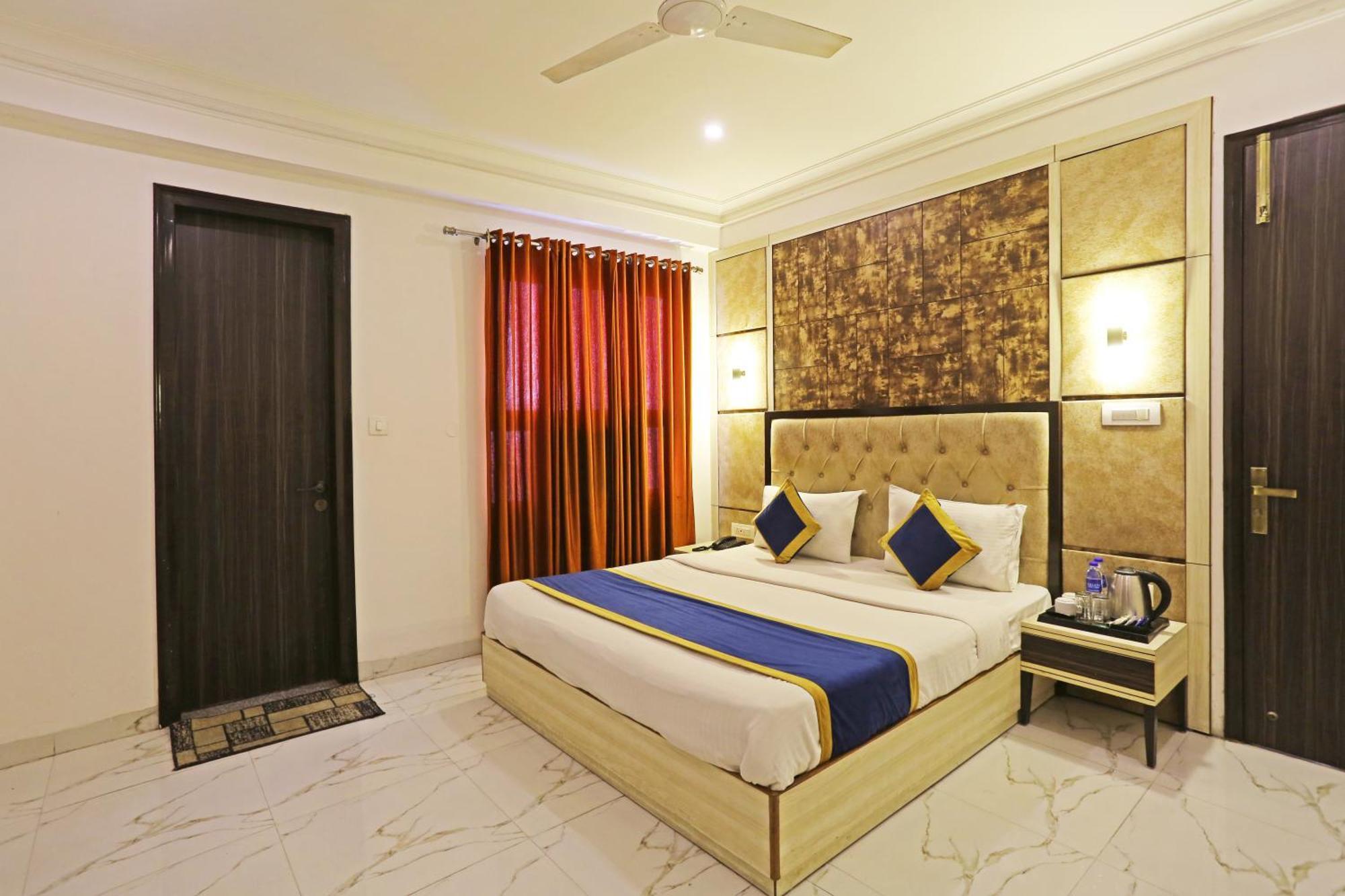 Shyam International - Near Terminal 3 Delhi Airport With - Free Airport Pickup And Drop 3*