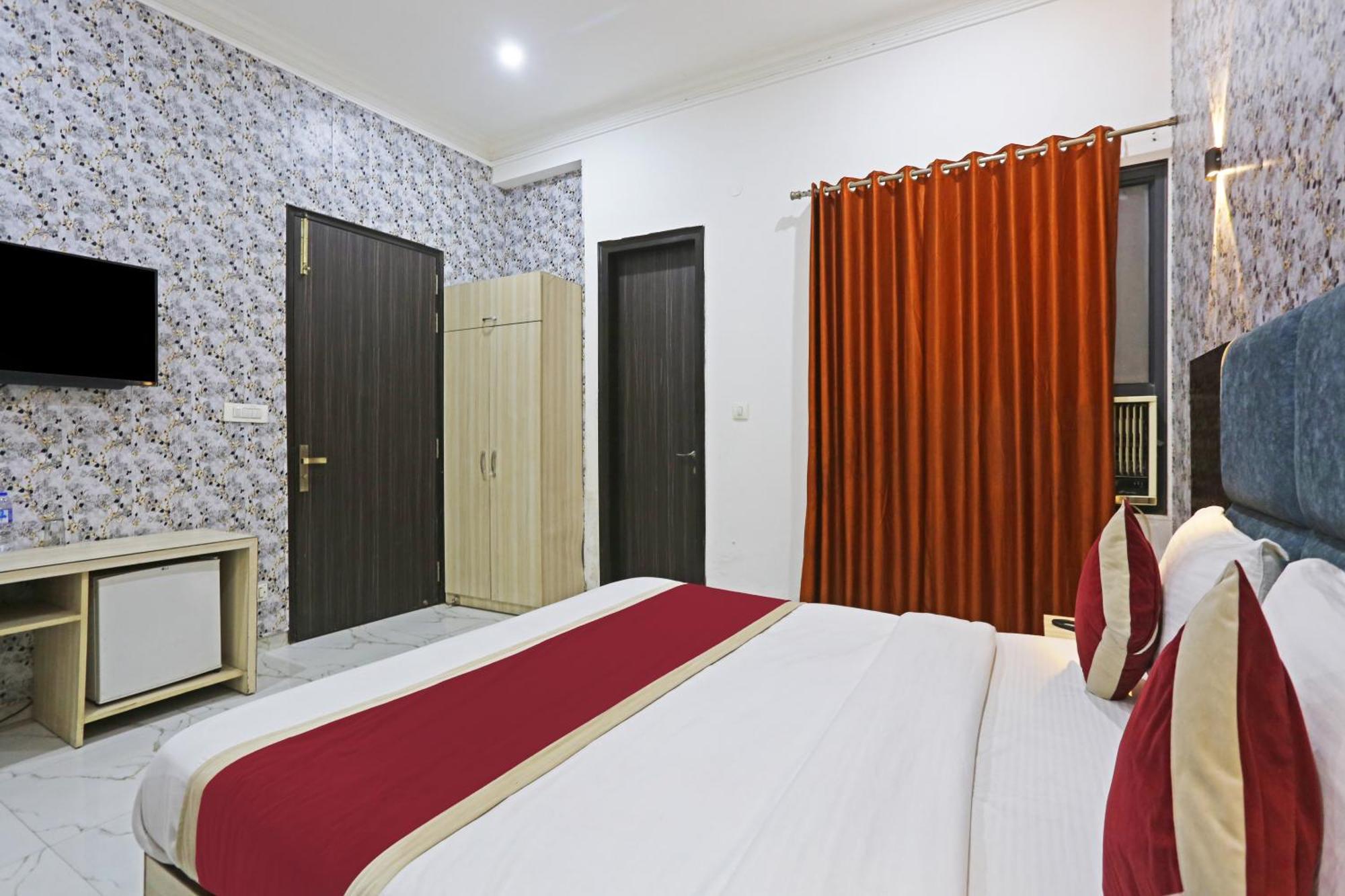 Shyam International - Near Terminal 3 Delhi Airport With - Free Airport Pickup And Drop Hotel