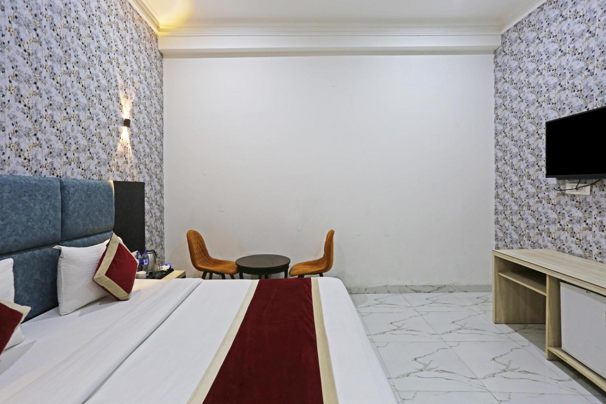 Shyam International - Near Terminal 3 Delhi Airport With - Free Airport Pickup And Drop Hotel