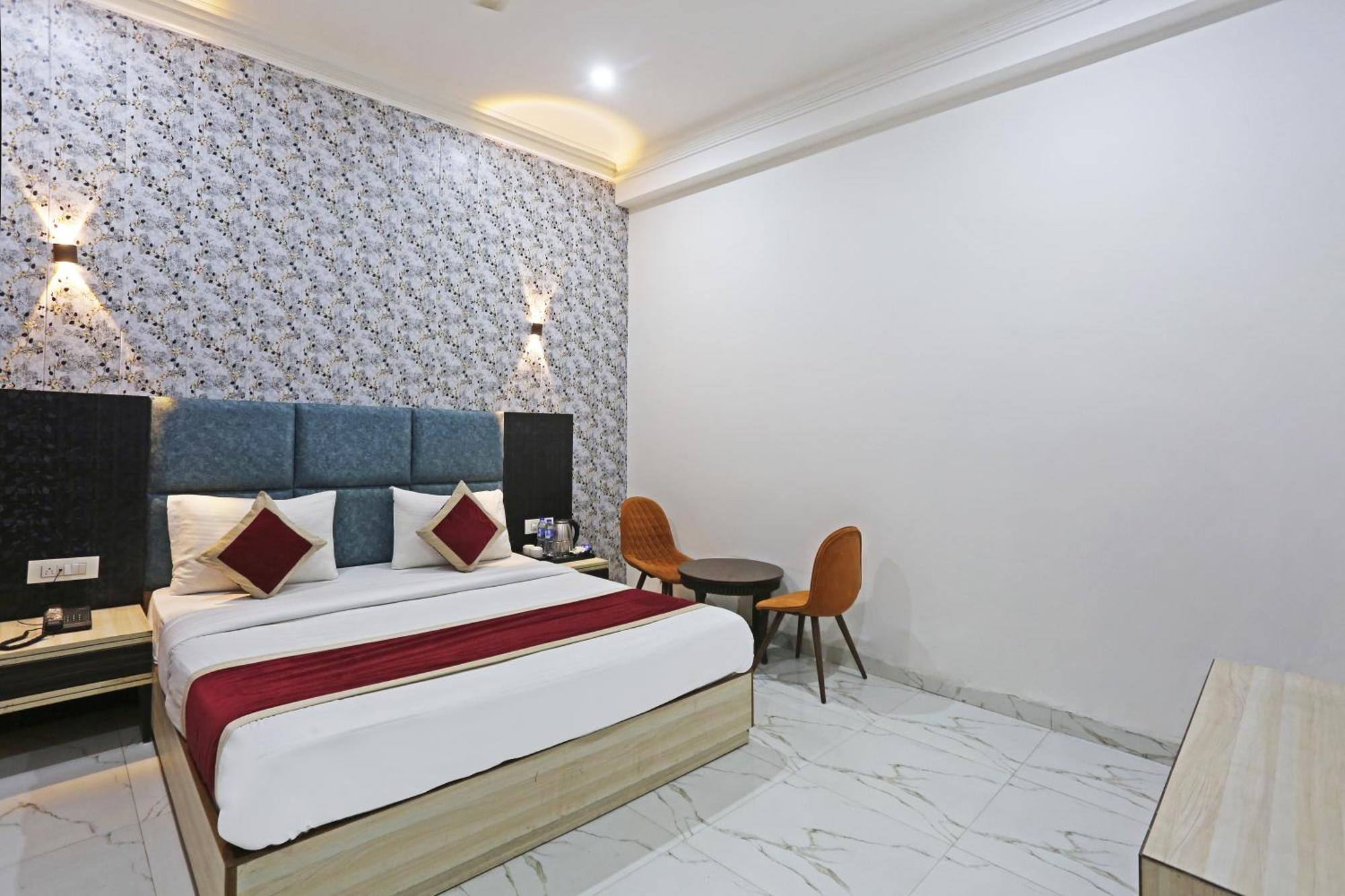 Shyam International - Near Terminal 3 Delhi Airport With - Free Airport Pickup And Drop 3* New Delhi