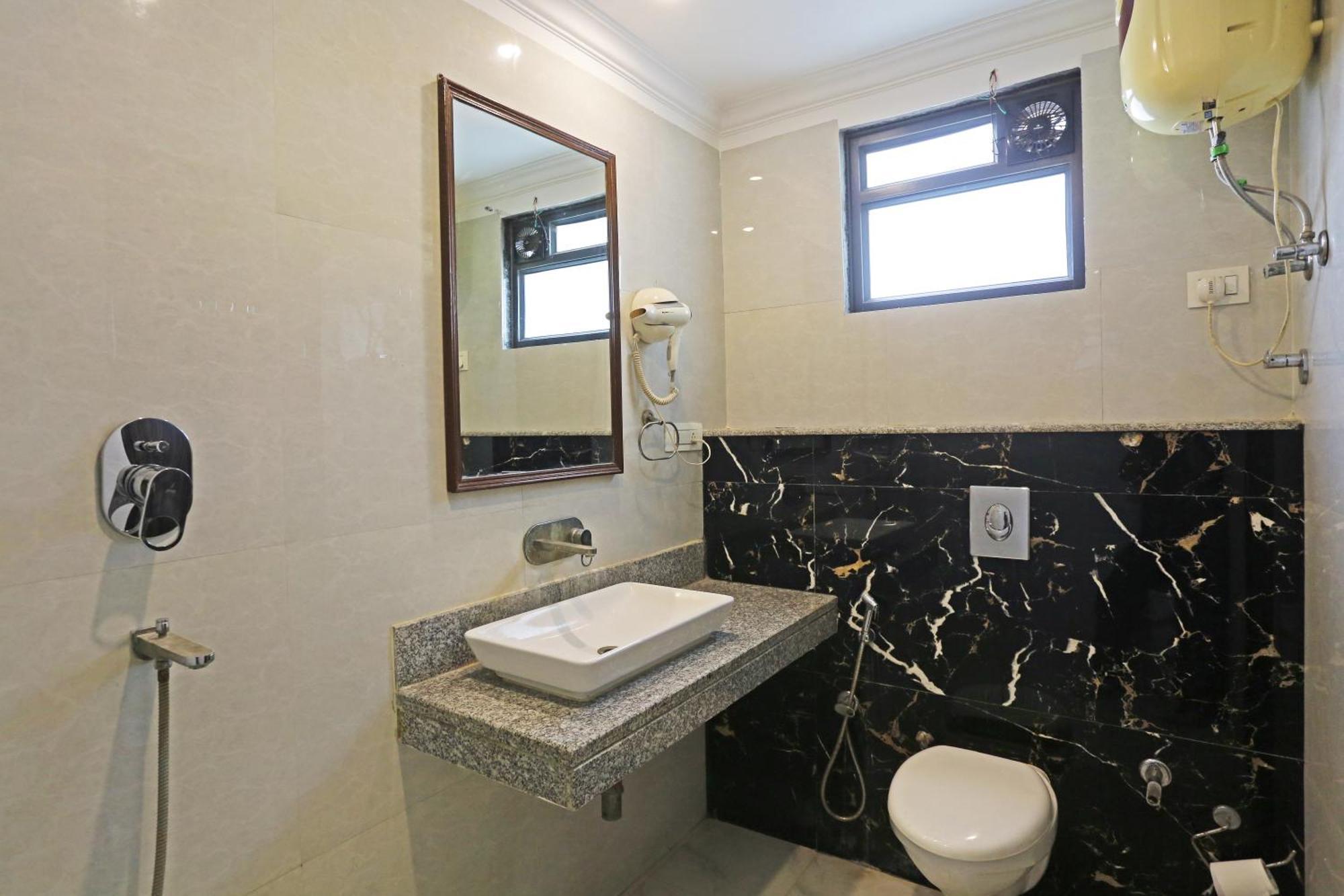 Shyam International - Near Terminal 3 Delhi Airport With - Free Airport Pickup And Drop Hotel 3*