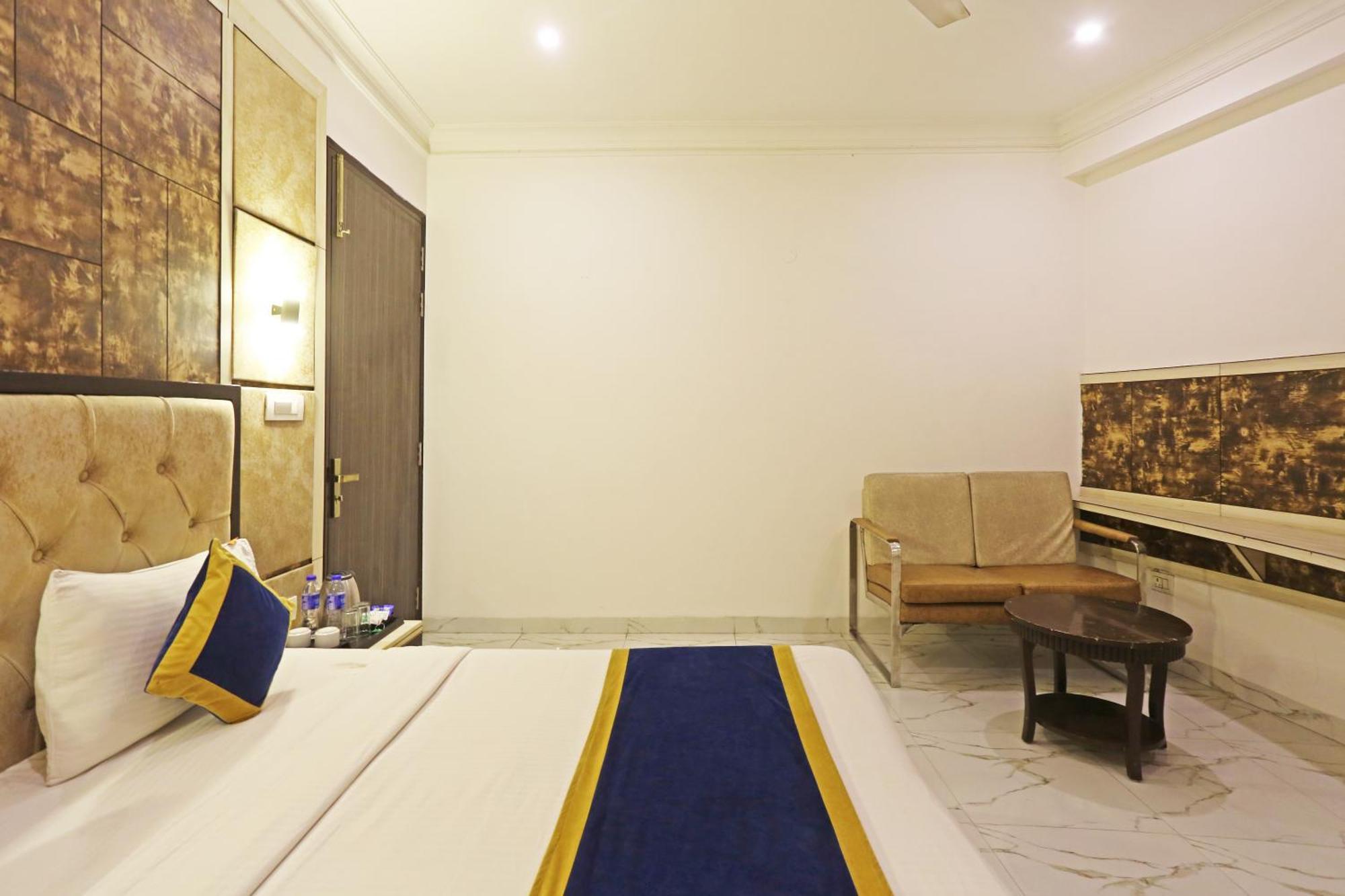 Shyam International - Near Terminal 3 Delhi Airport With - Free Airport Pickup And Drop 3*