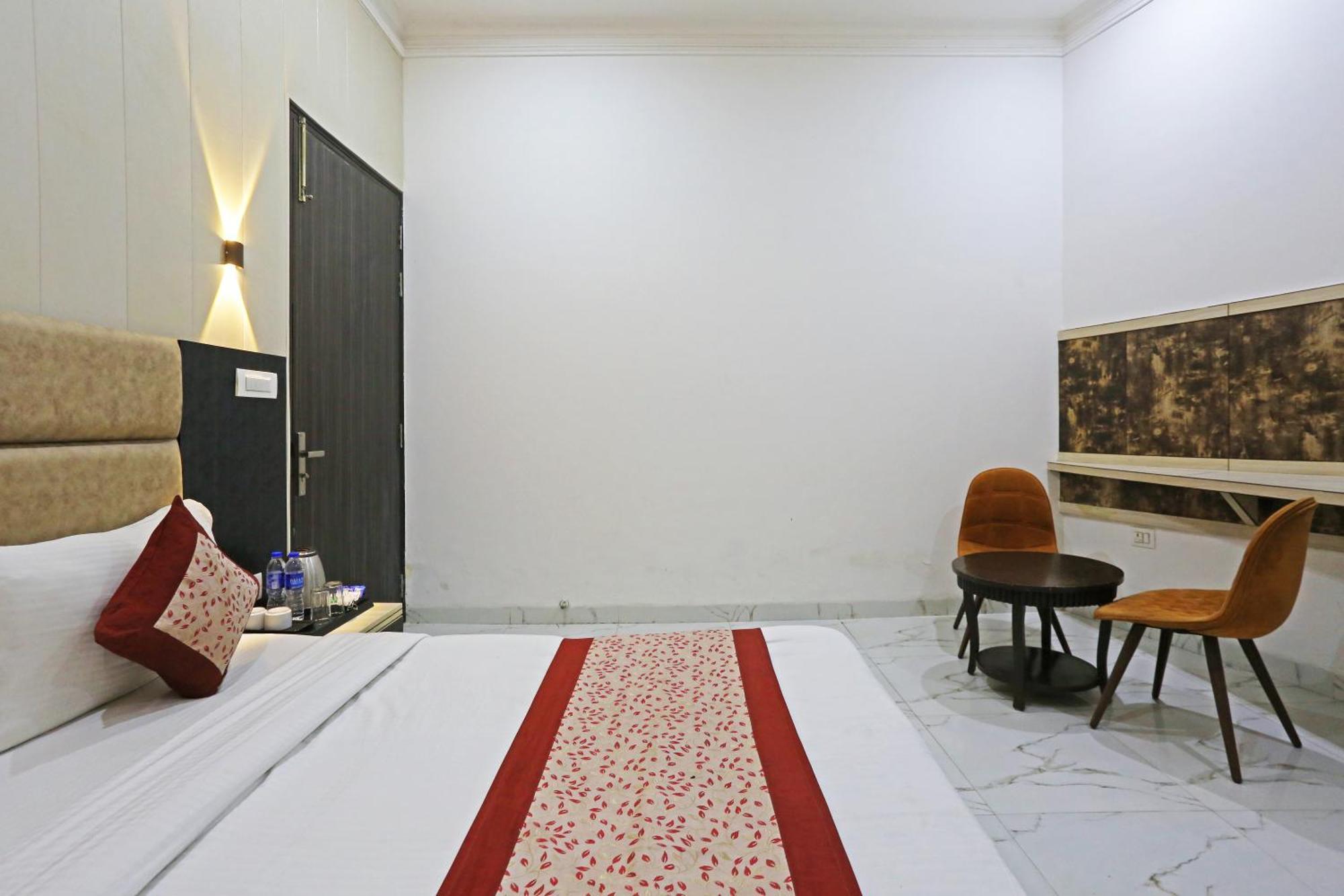 Hotel Shyam International - Near Terminal 3 Delhi Airport With - Free Airport Pickup And Drop 3*