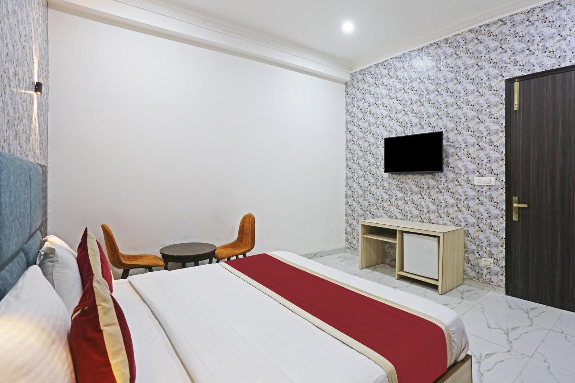 Shyam International - Near Terminal 3 Delhi Airport With - Free Airport Pickup And Drop Hotel
