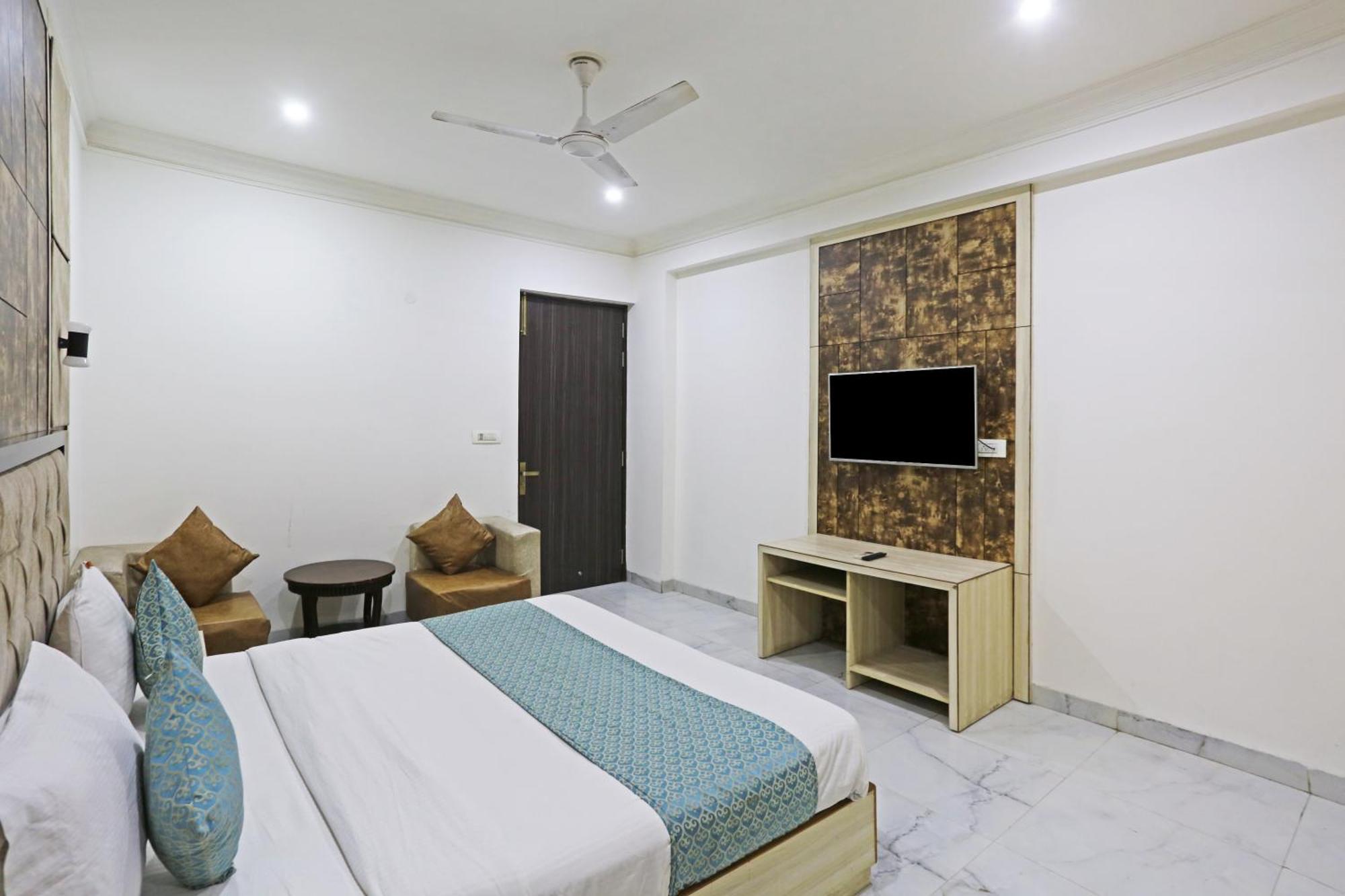Shyam International - Near Terminal 3 Delhi Airport With - Free Airport Pickup And Drop 3* New Delhi