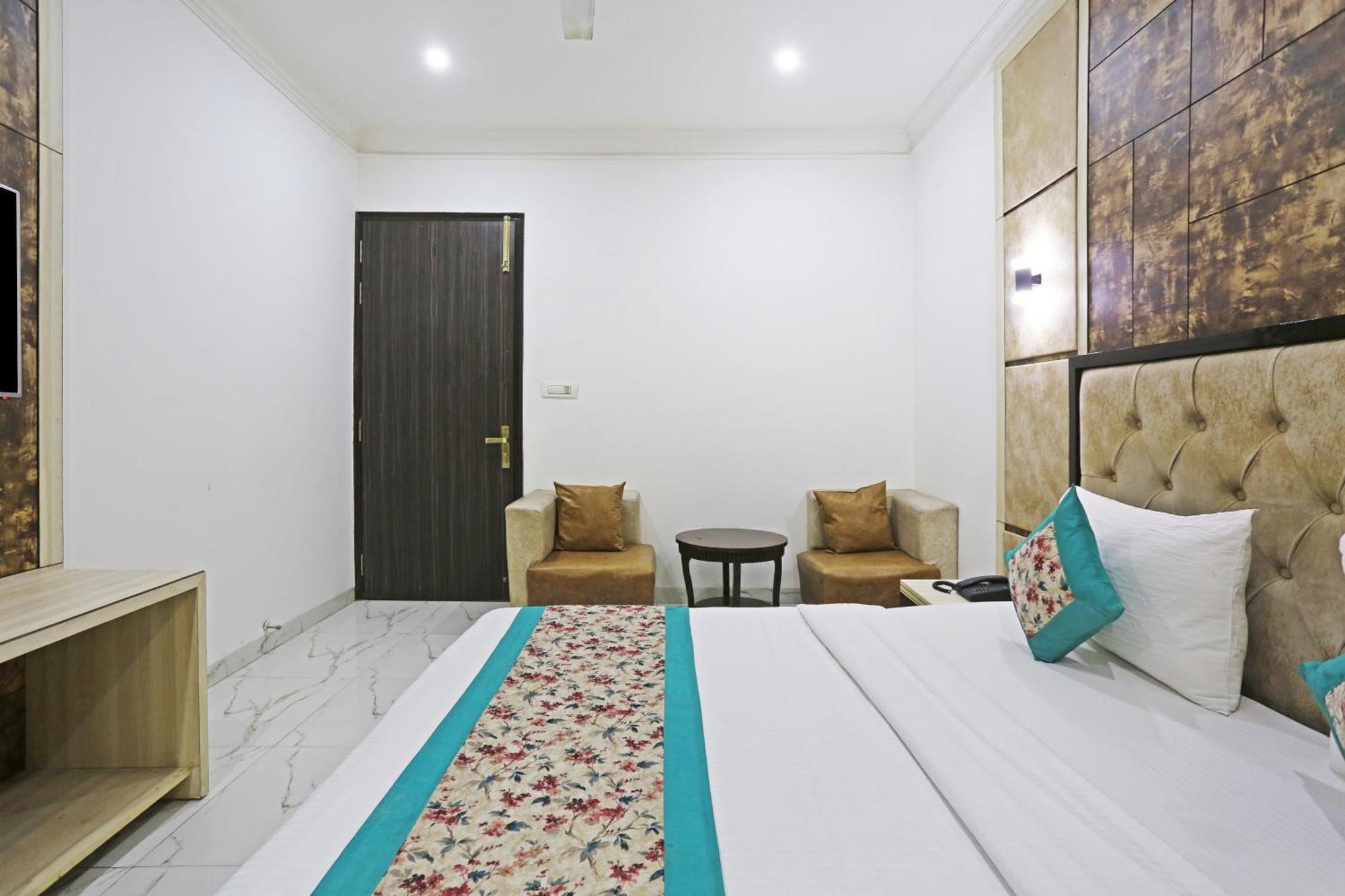 Shyam International - Near Terminal 3 Delhi Airport With - Free Airport Pickup And Drop 3* New Delhi