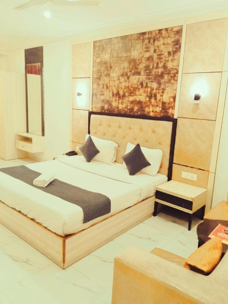 Hotel Shyam International - Near Terminal 3 Delhi Airport With - Free Airport Pickup And Drop