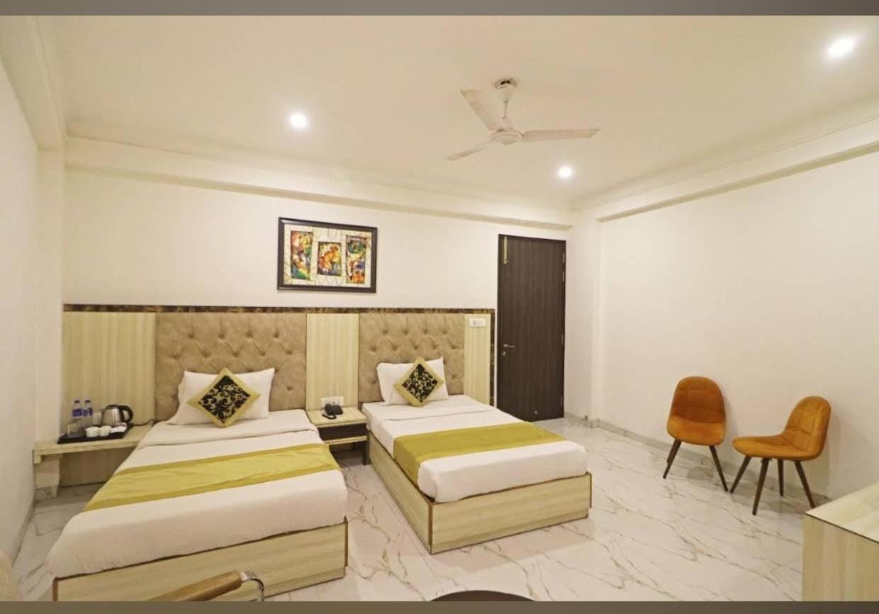 Hotel Shyam International - Near Terminal 3 Delhi Airport With - Free Airport Pickup And Drop 3*