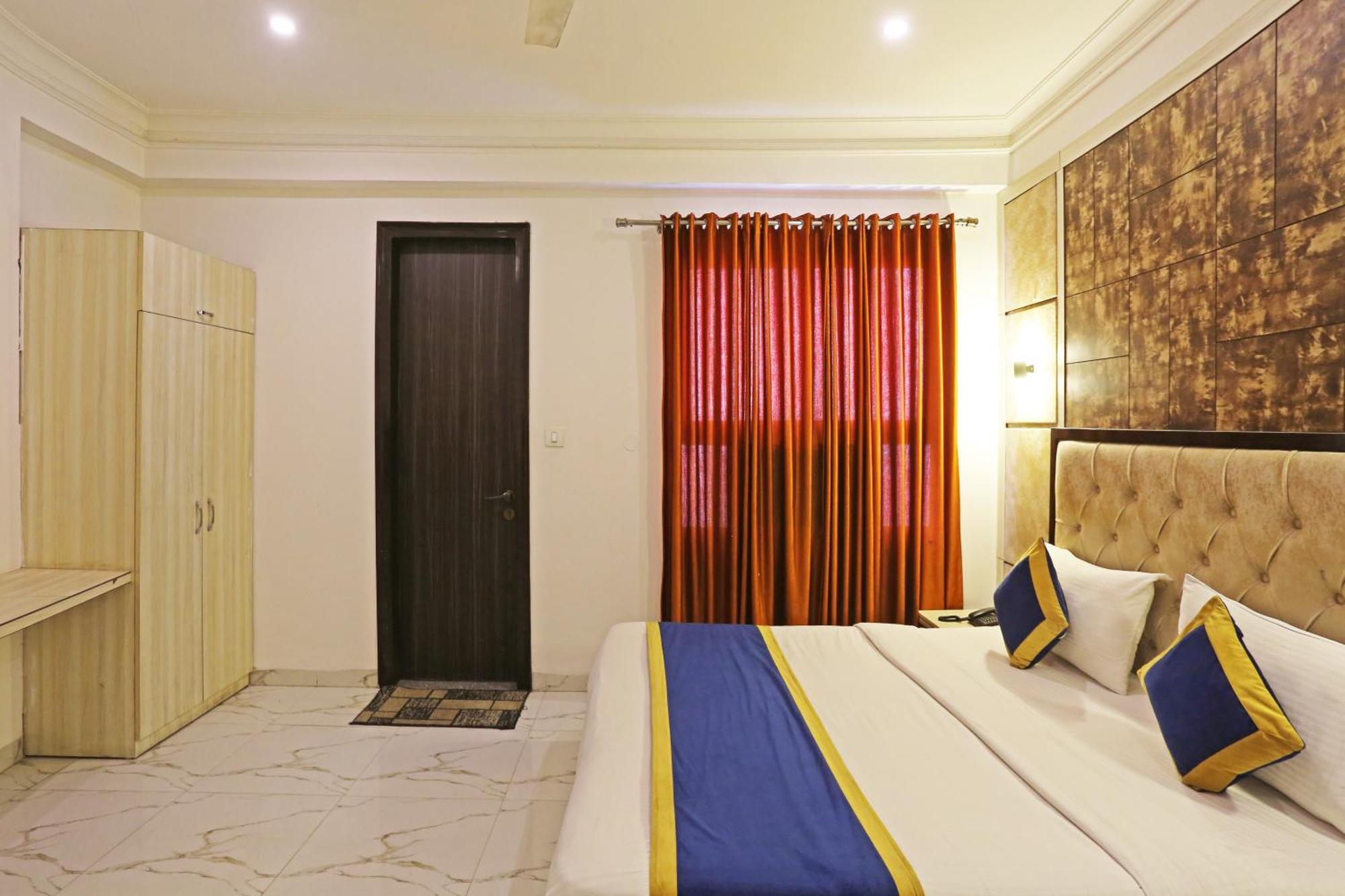 Hotel Shyam International - Near Terminal 3 Delhi Airport With - Free Airport Pickup And Drop 3*