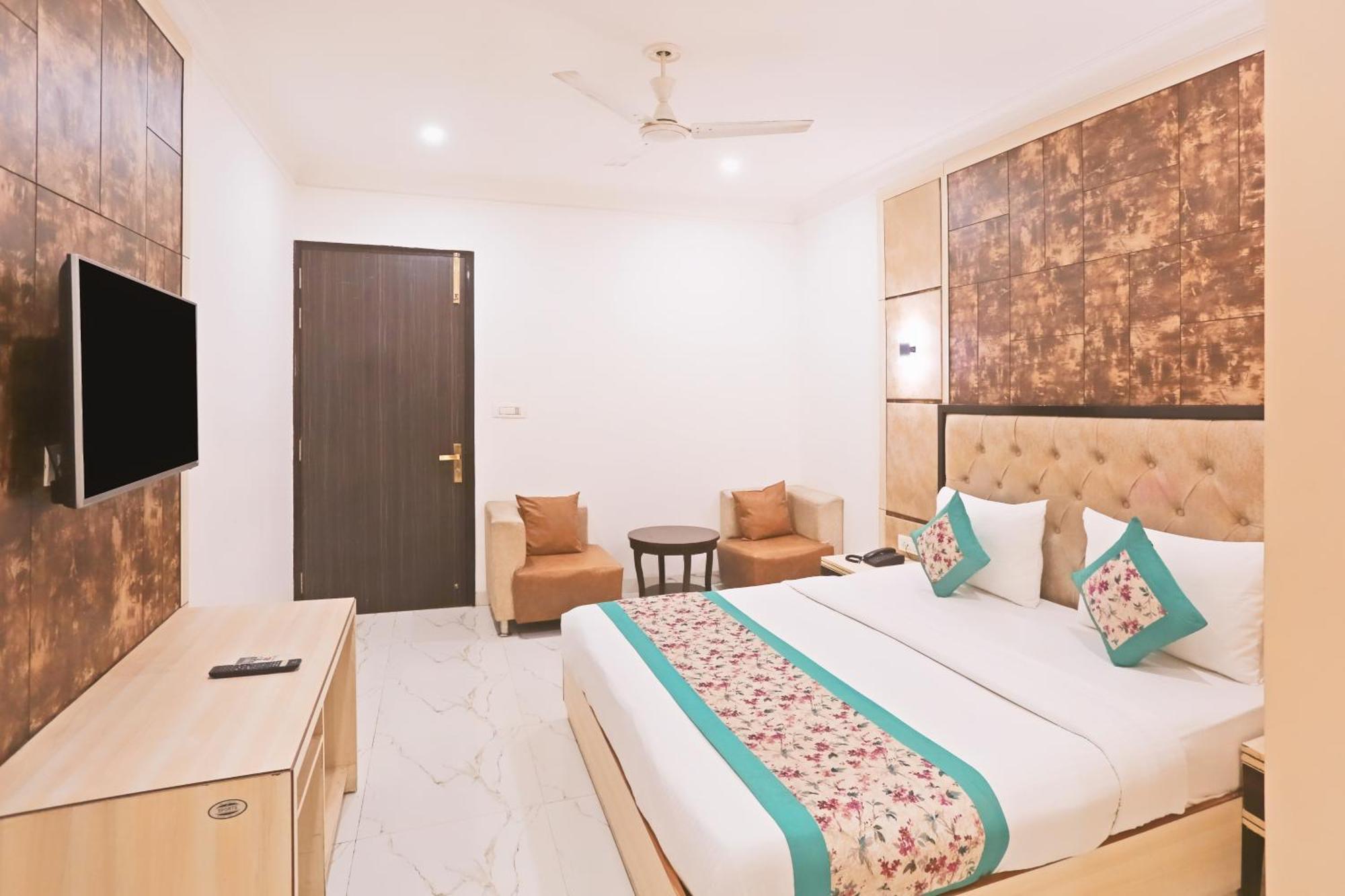 Shyam International - Near Terminal 3 Delhi Airport With - Free Airport Pickup And Drop Hotel
